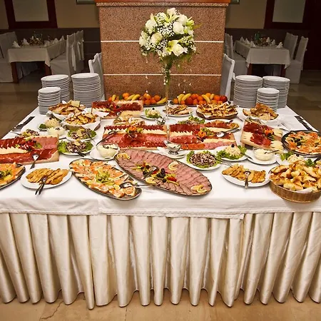 Ξενοδοχείο Narona 3*